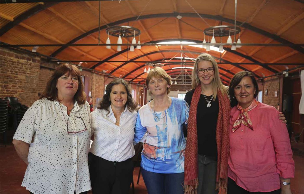 Casi cuarenta directoras de unidades educativas de la provincia se reunieron en la Esc. D. F. Sarmiento