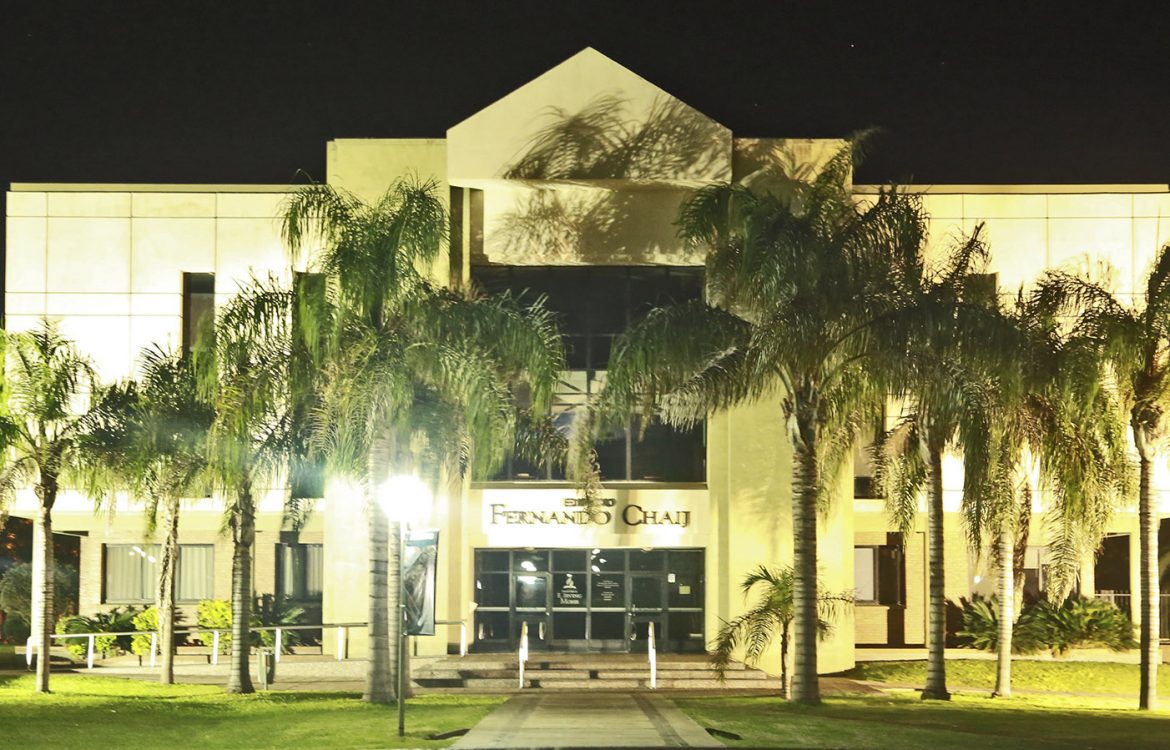 Biblioteca E. Irving Mohr: el corazón del campus