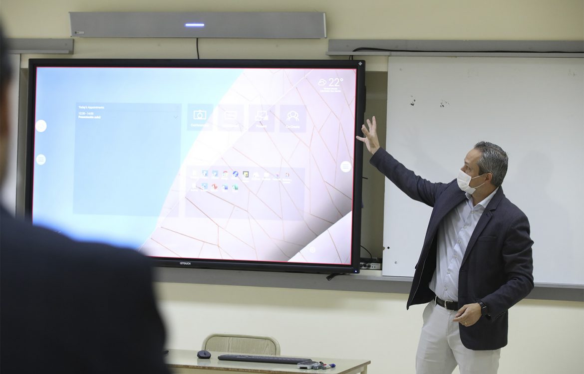 La UAP dispone de aulas tecnológicas específicas para el dictado de clases híbridas