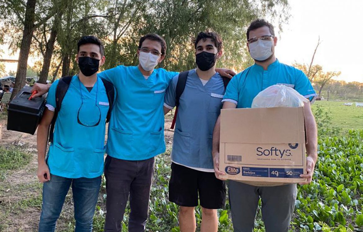 Alumnos de Odontología visitaron familias del Pre-Delta