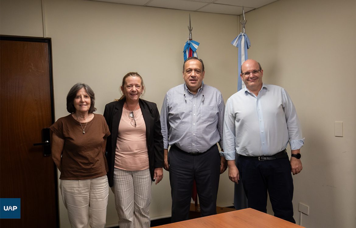 Las arquitectas Recalde y Berisso junto al Mag. Rizzo y el Prof. Valentini