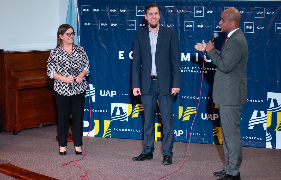 Nuevo director de la carrera de Contador público en la UAP