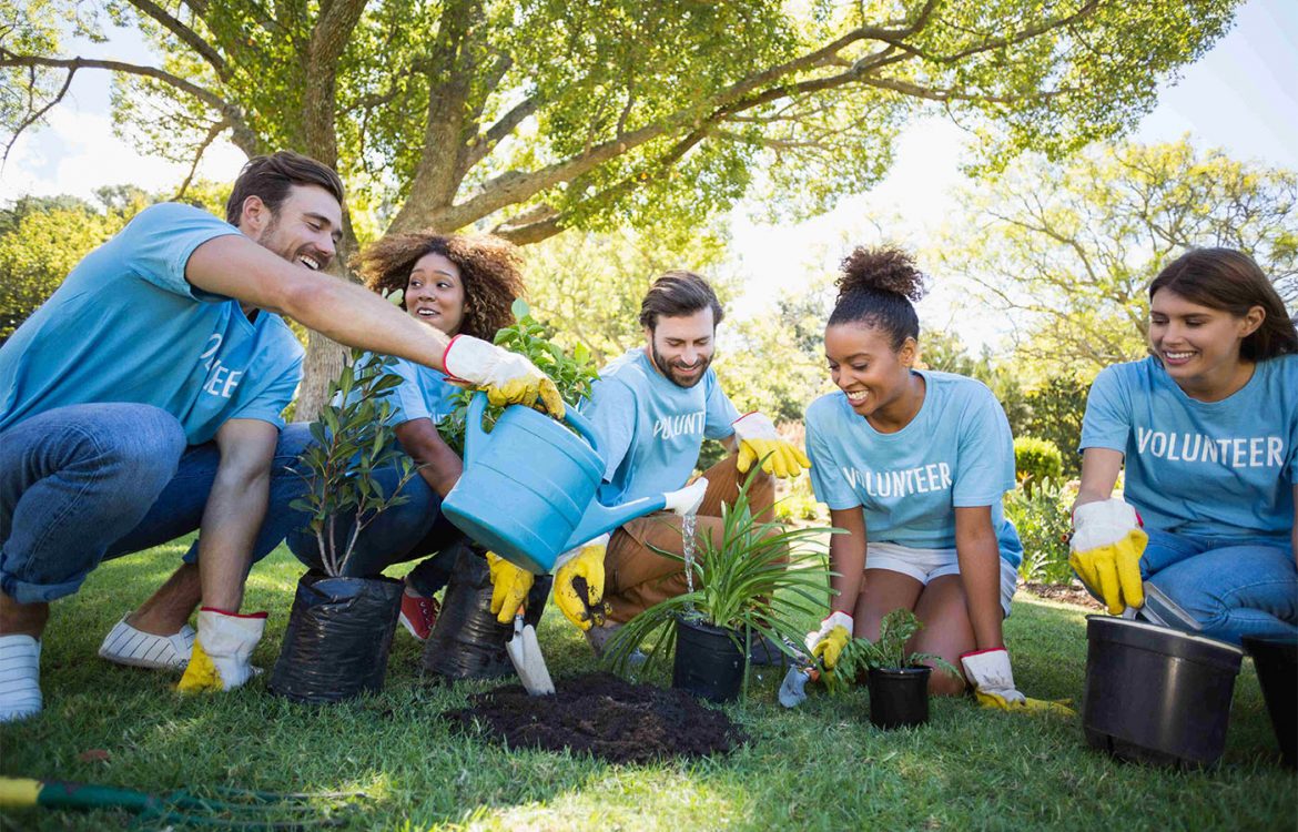 “Necesitados de personas que tengan el desafío y el deseo de servir”