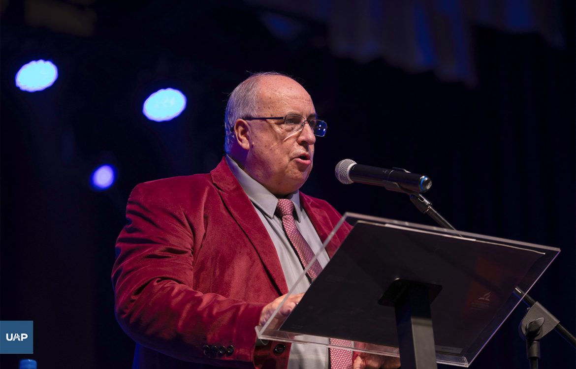 Dr. Aranda Fraga: Valorando el desarrollo profesional sobre la base de la excelencia y el servicio.