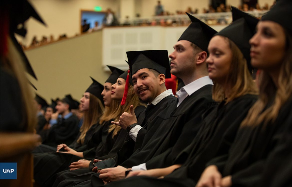 Los graduados vivieron una celebración sentida junto a sus seres queridos