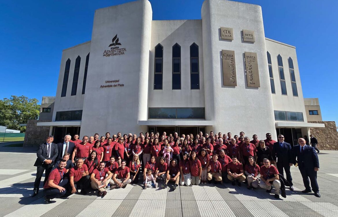 La UAP recibió a colportores permanentes de Argentina y Uruguay