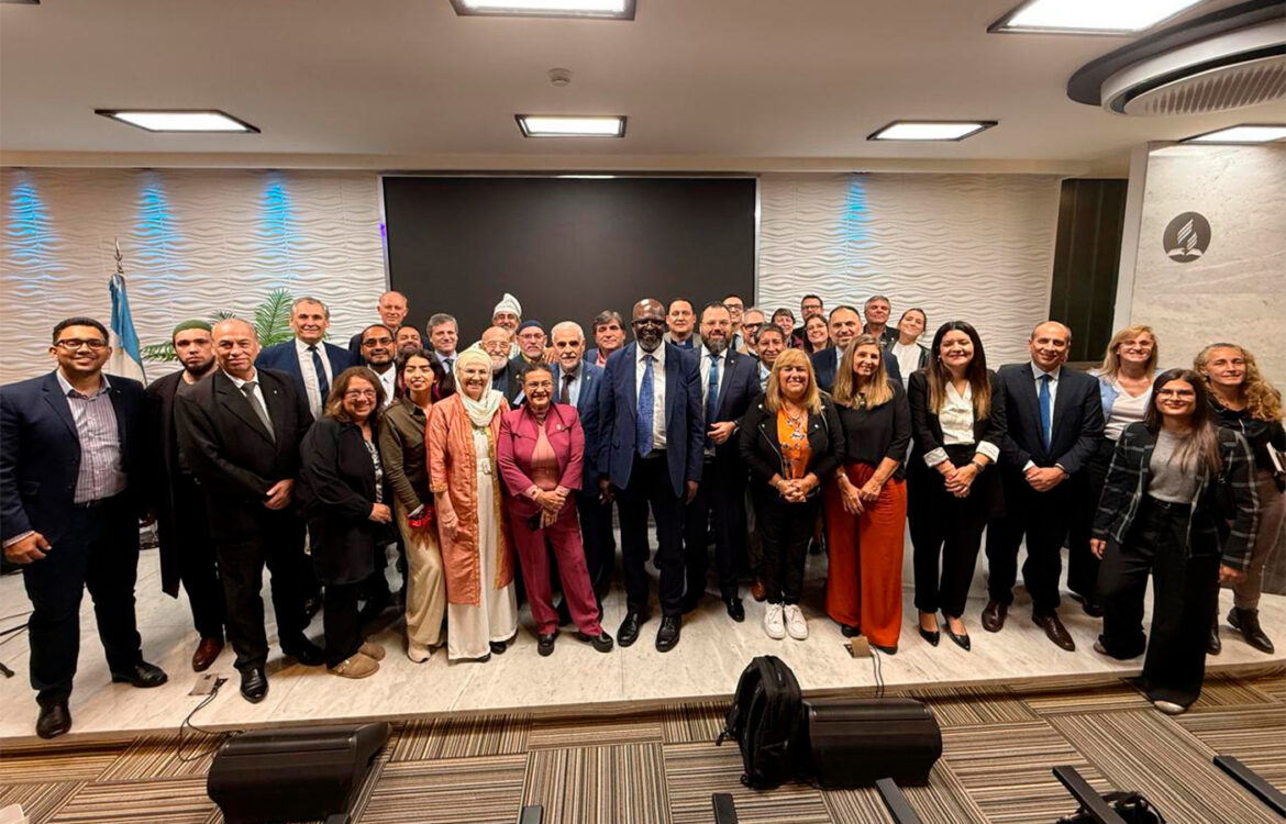 Ganoune Diop disertó en Argentina sobre la libertad religiosa