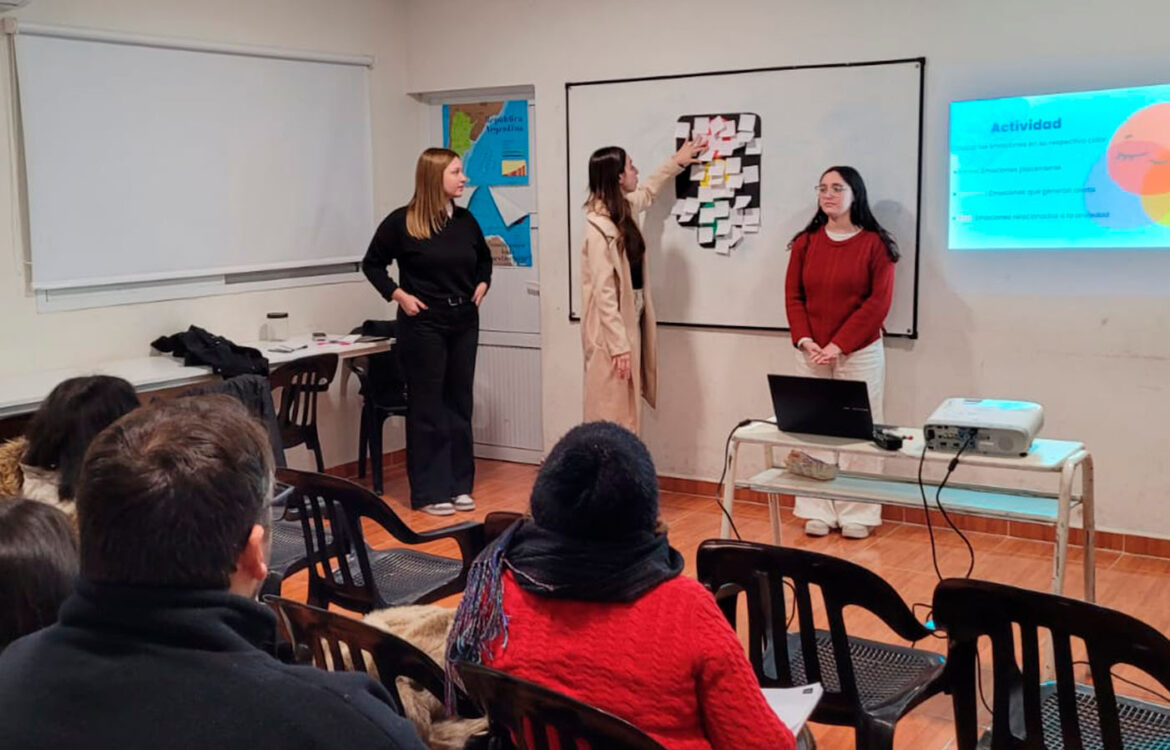 S.O.S Familia: estudiantes de Psicología brindaron talleres para fortalecer lazos familiares