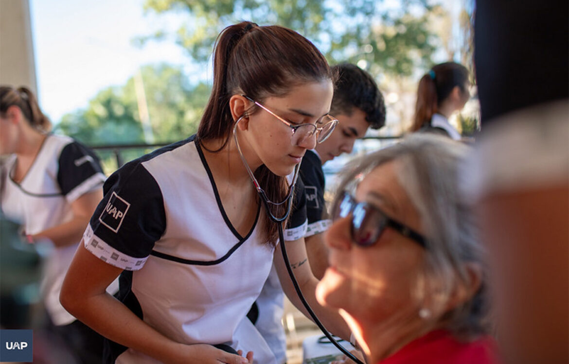 Estudiantes de la UAP realizaron una Jornada de Salud en Crespo