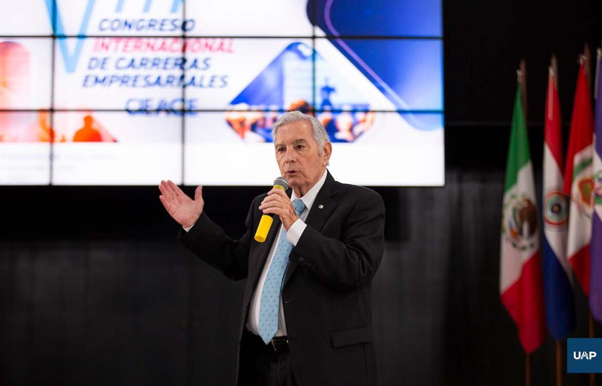 Héctor Motta: «Encender la lámpara de la fe para emprender»