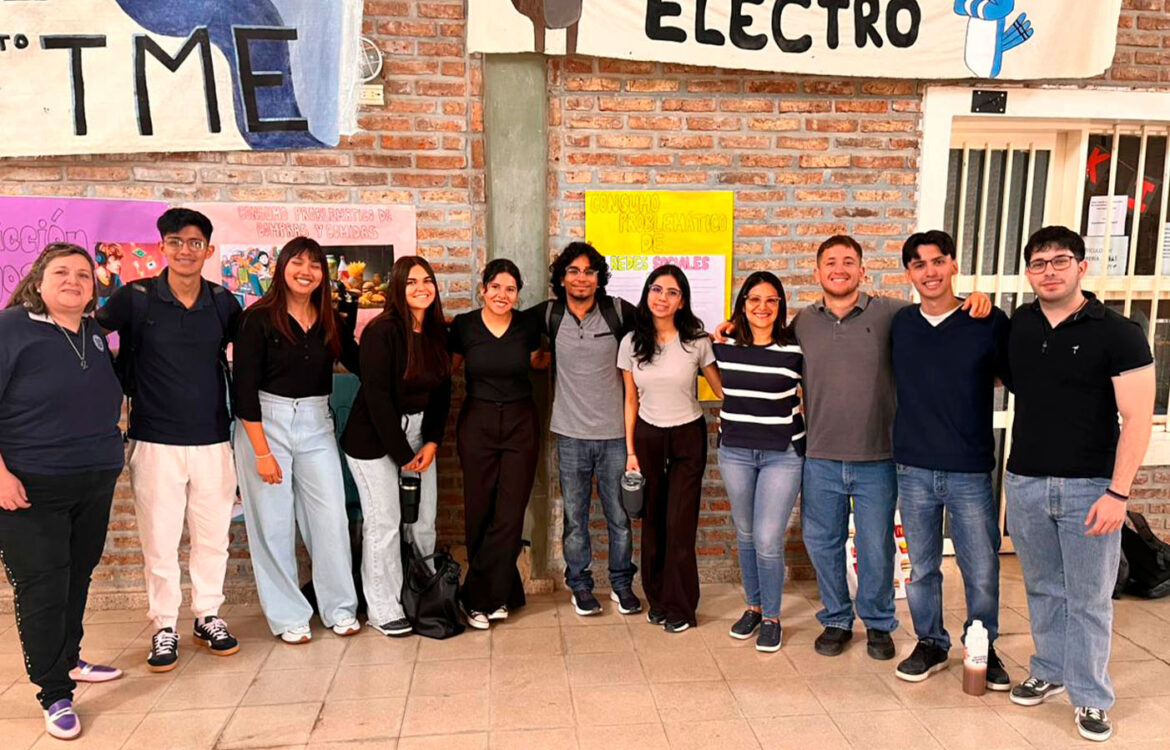 Psicología UAP impulsa talleres de prevención en Libertador San Martín y Diamante